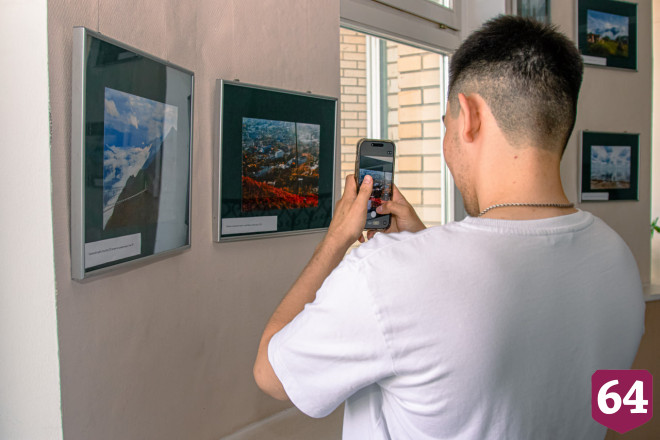 В СГУ в преддверии Дня России открылась выставка «В объятиях Родины моей»